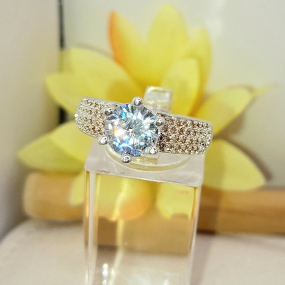 2ct Brilliant Cut Simulated Diamond Bling Ring - Picture 7 of 10